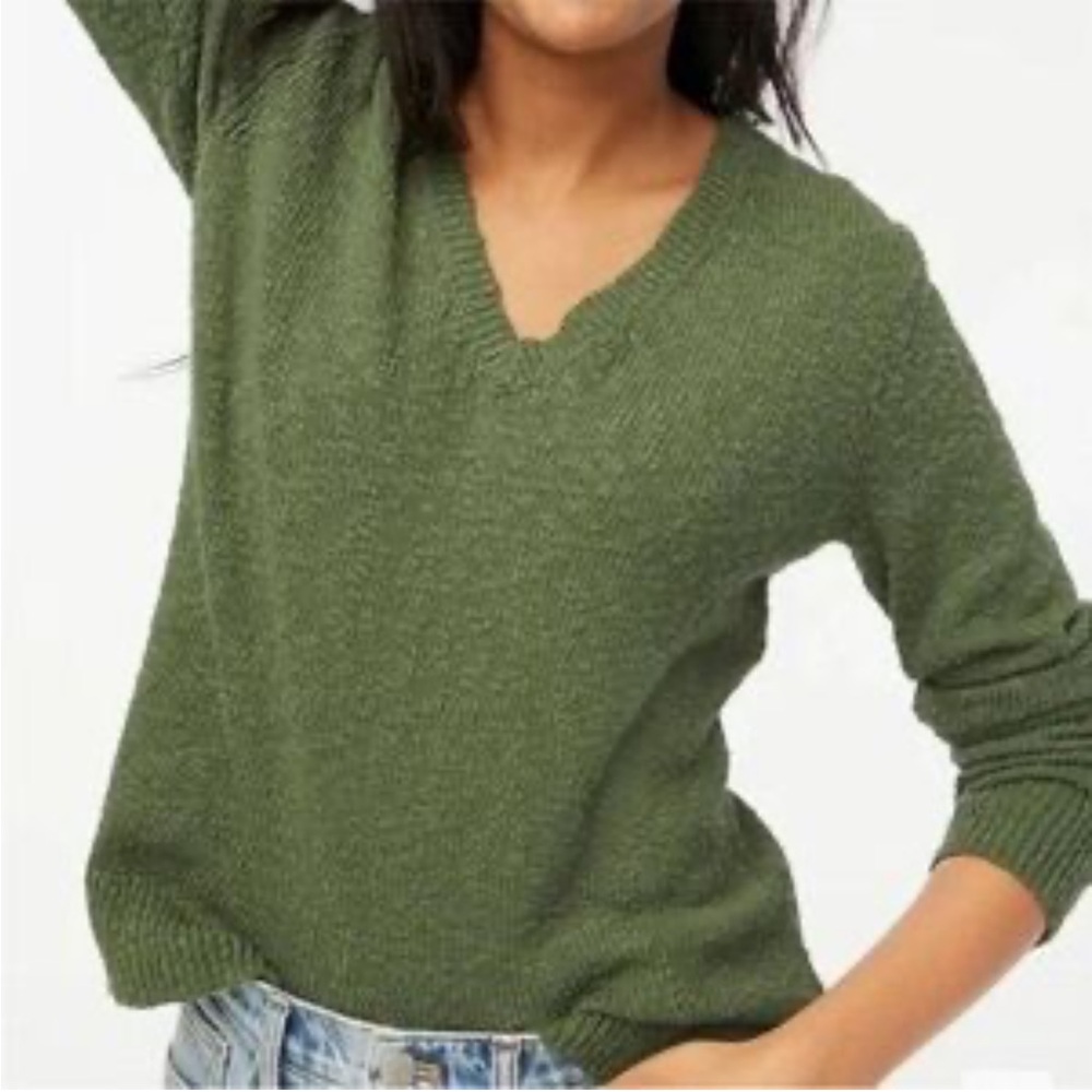 J. Crew Olive V-Neck Cotton Beach Knit Sweater. Size Medium. NWT.